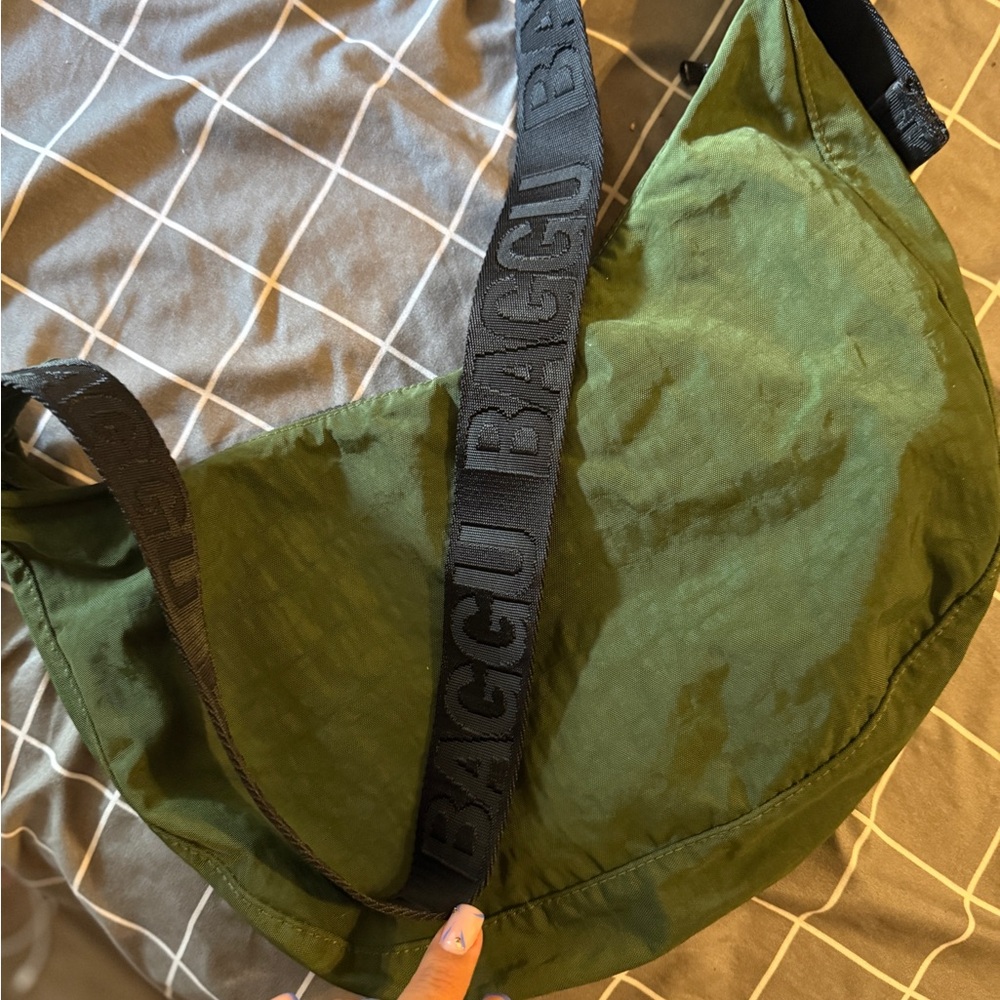 BAGGU Green and Black Messenger Bag